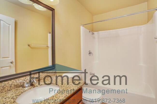 Building Photo - 2 BR/ 2 BA 892 SQFT SAN DIEGO CONDO