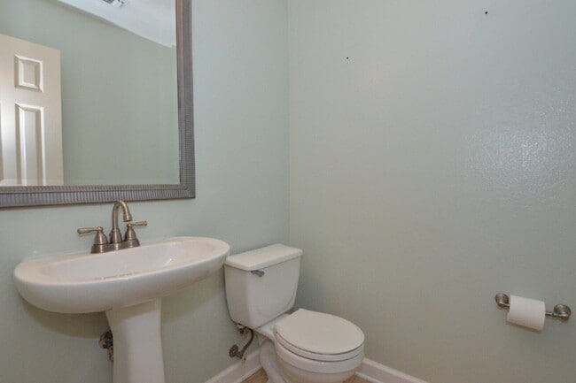 Building Photo - Beautiful Corner Lot Home in Plum Creek