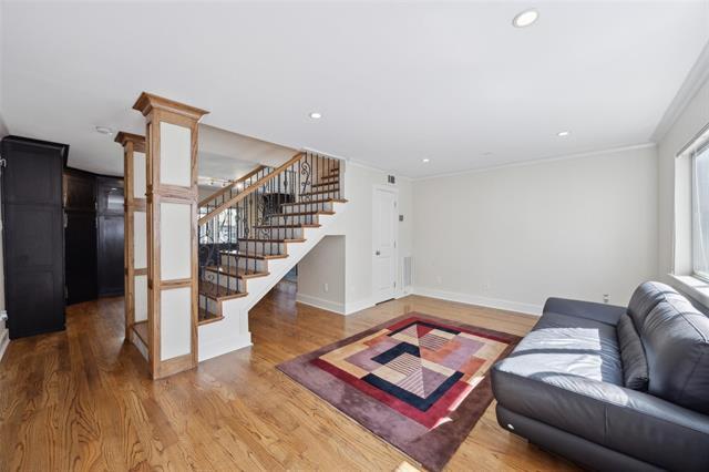 Building Photo - 4021 Cole Ave