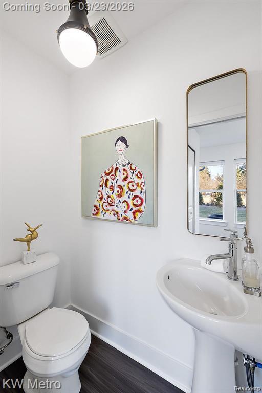 Building Photo - 5931 Stella Dr