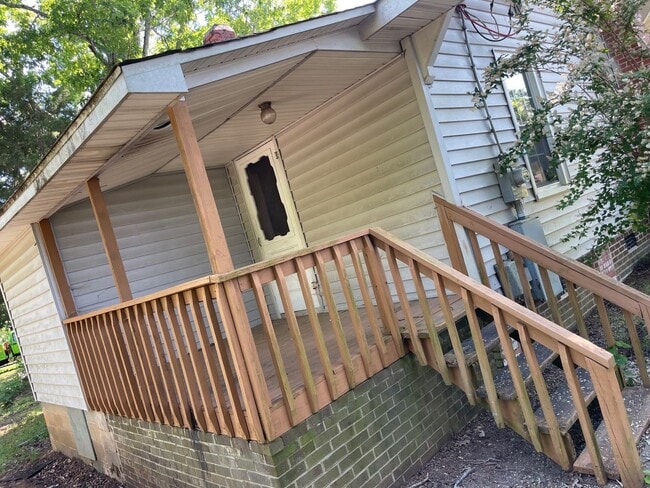 Building Photo - 2 BED, 1 BATH HOME LOCATED IN ASHEBORO OFF...