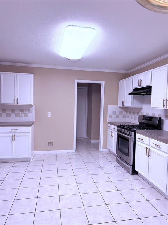 Building Photo - 15227 Mission Oak Dr