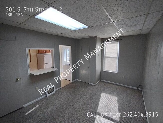 Building Photo - 301 S 7th St