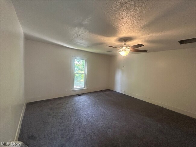 Building Photo - 53 Osage St