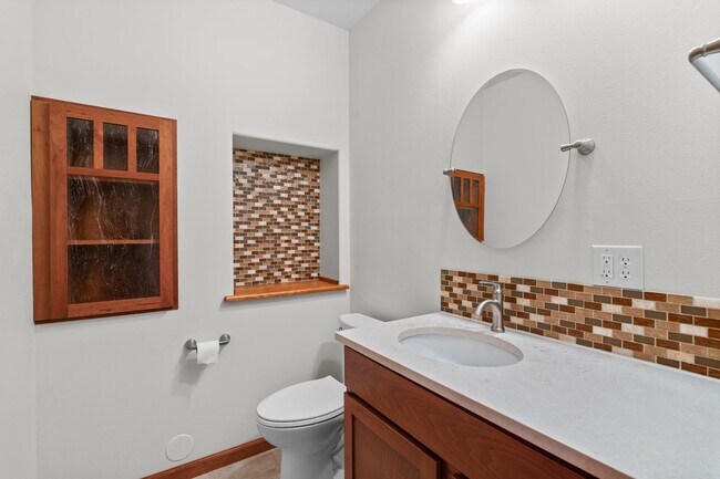 Building Photo - 6 Bed 4 Bath Daylight Rancher on Acreage in Mead School District.  Absolutely Gorgeous