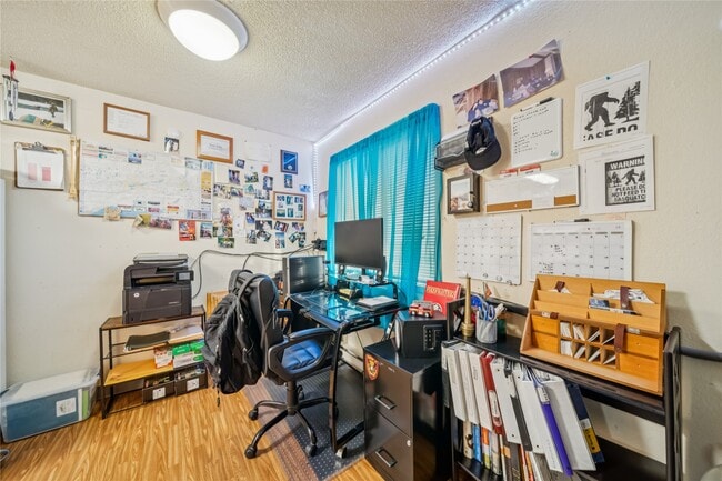 Building Photo - 424 E Dogwood Ave