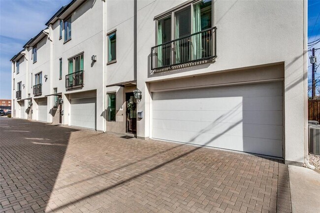 Building Photo - 3515 Normandy Ave