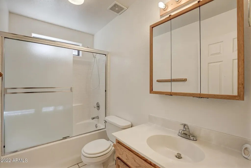 2nd Bathroom - 502 E Saguaro Cir