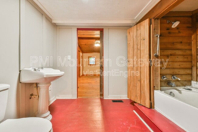 Building Photo - 455 Cantrell Rd