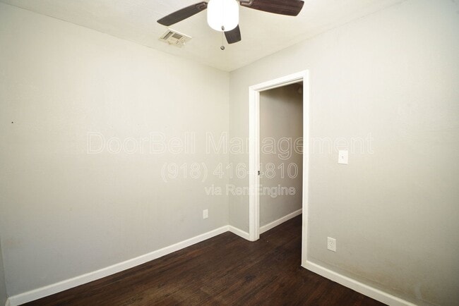 Building Photo - 613 E Xyler St