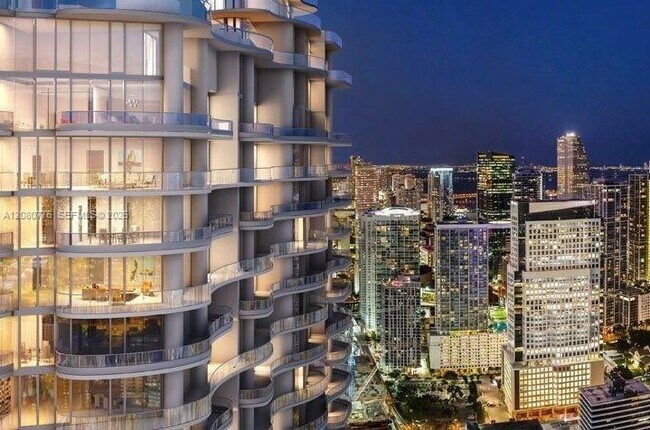Building Photo - 1000 Brickell Plaza