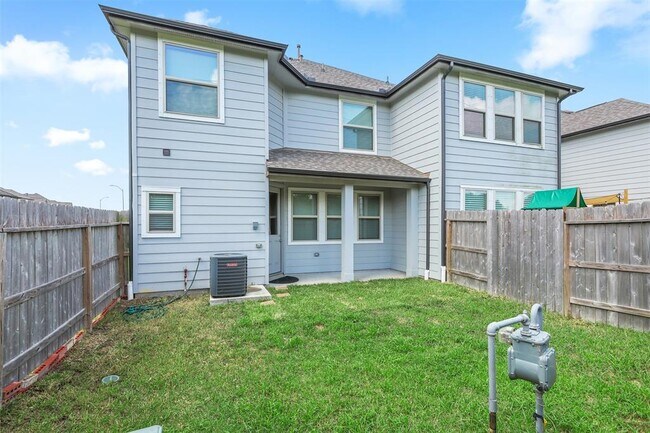 Building Photo - 7325 Hinsdale Dr