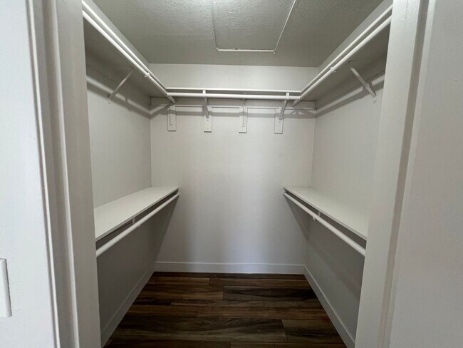 Building Photo - Spacious Single-Story 6-bed 3-bath Oasis with Private Pool and Spa in Spring Valley