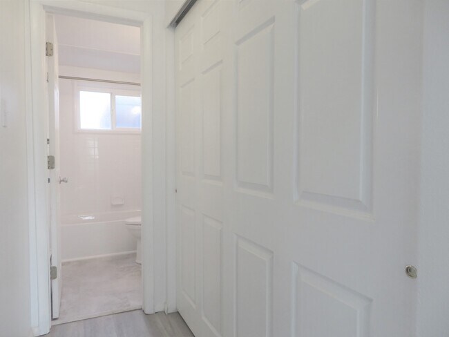 Hallway Storage - 1460 S Ash St