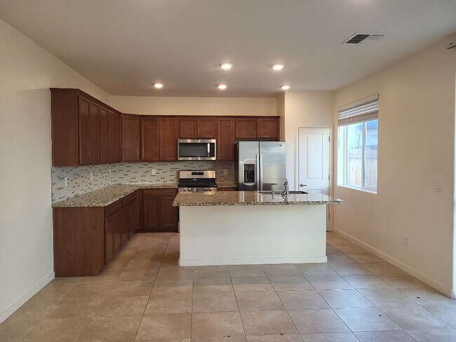 Building Photo - 1044 Big Rock Loop