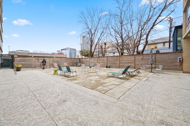 Building Photo - 1800 Lavaca St