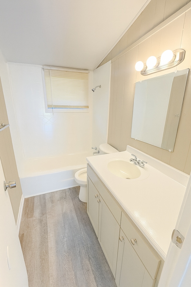 Building Photo - 4029 Pershing Ave