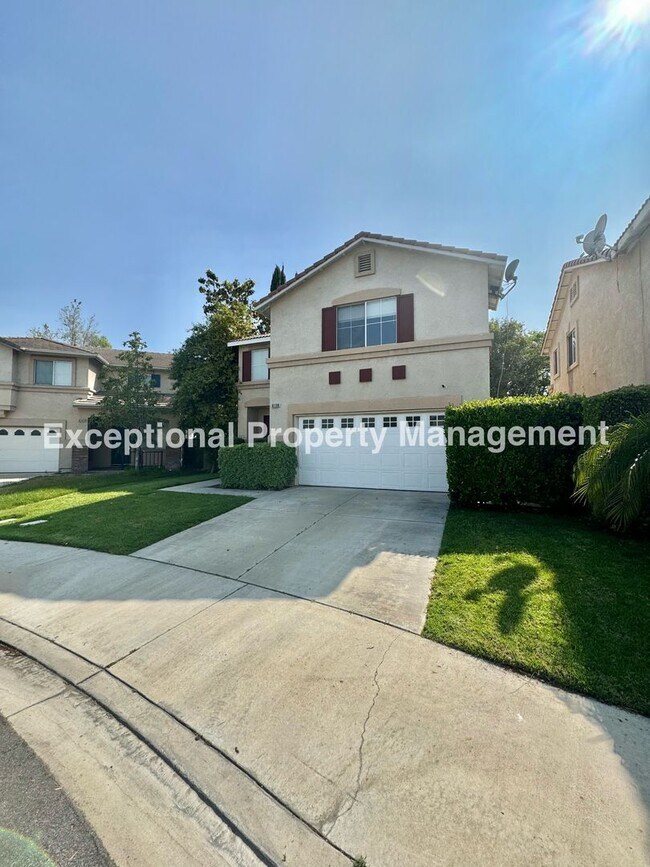 Building Photo - Beautiful Golf Course Home