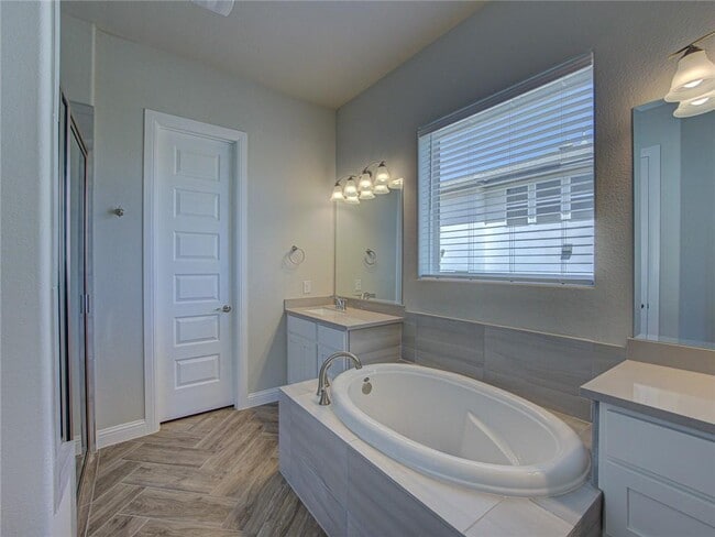 Building Photo - 425 Sitlington Ln