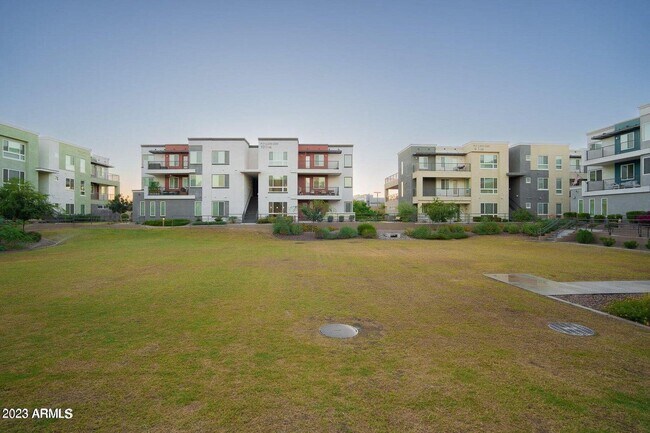 Building Photo - 1250 Abbey Ln