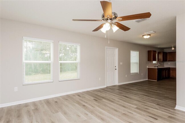 Building Photo - 318 Fern Ct