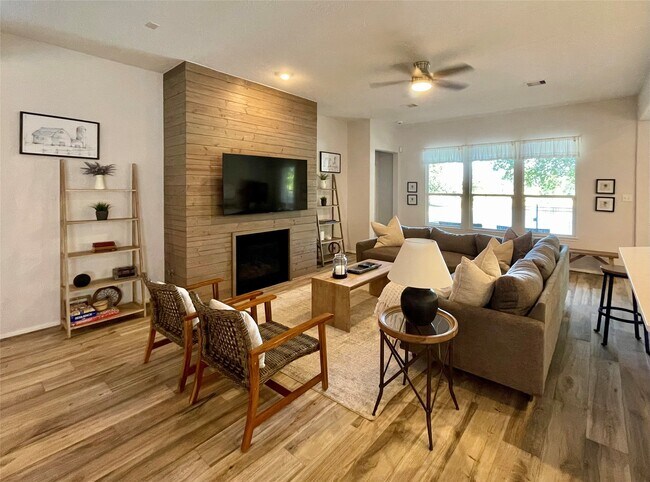 Building Photo - 22626 Fanwick Dr