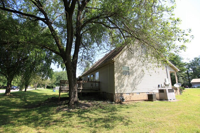 Building Photo - 1107 Falling Tree Ct