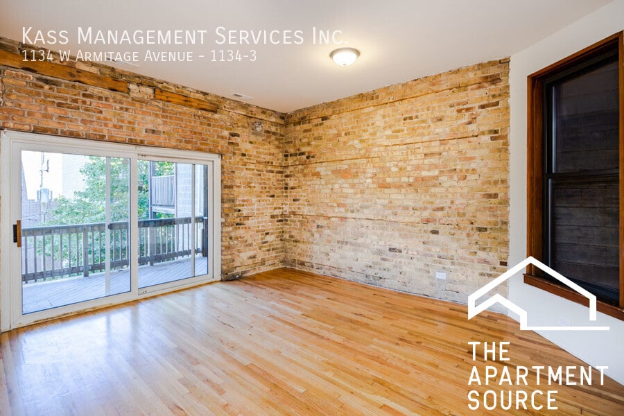 Building Photo - 1132 W Armitage Ave