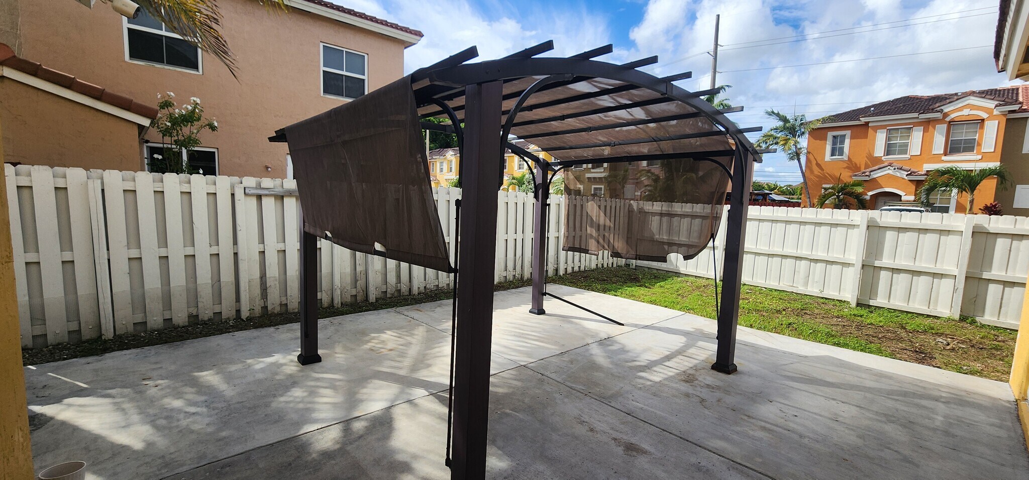 Building Photo - 640 SE 1st St