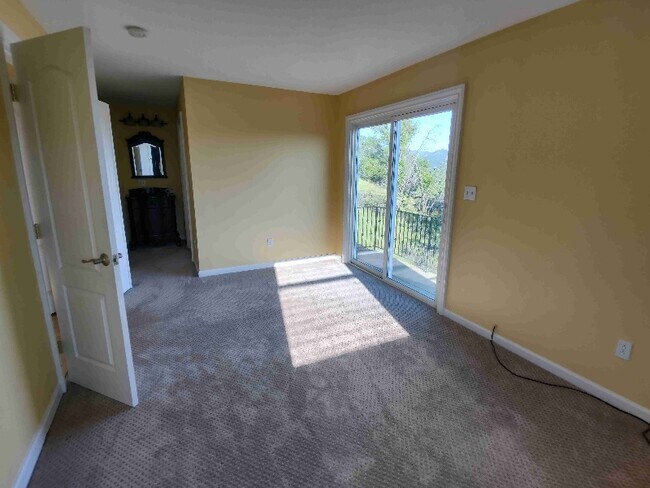 Building Photo - 10379 Dewell Rd Ext