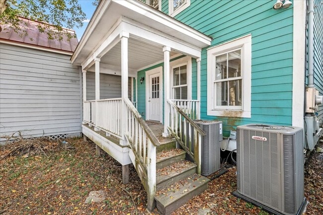 Building Photo - 216 W Anderson St