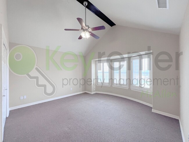 Building Photo - Gorgeous 4b/4.5bath house in McAllen