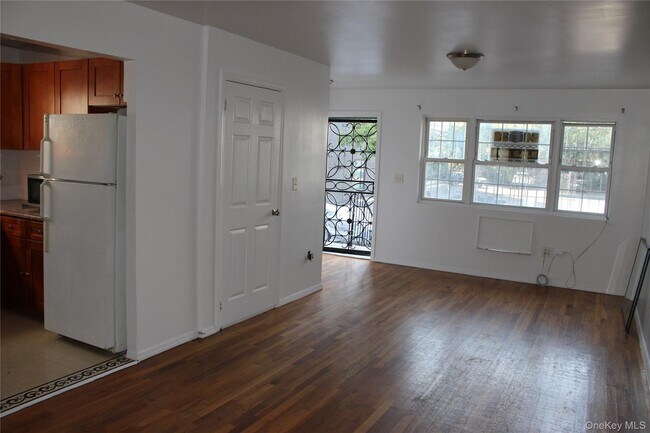 Building Photo - 55 Wyona St