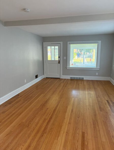 Building Photo - 2018 E Mifflin St