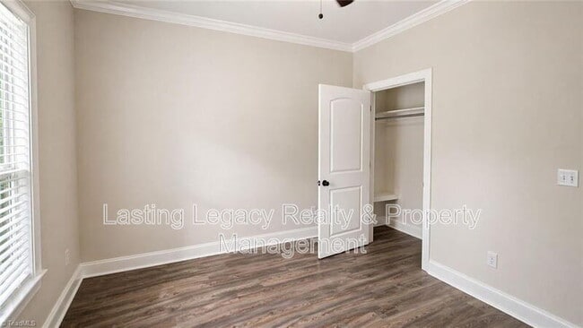 Building Photo - 1505 East Ave