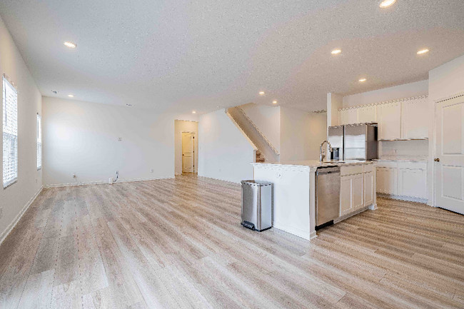 Building Photo - 824 Oyster Bay Dr