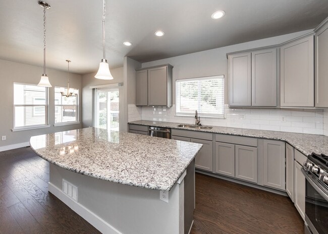 Building Photo - 5389 Sky Top Ln