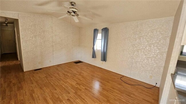 Building Photo - 21 Meadowlark St