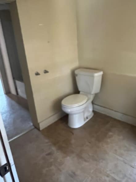 Building Photo - 2026 W 6th Ave