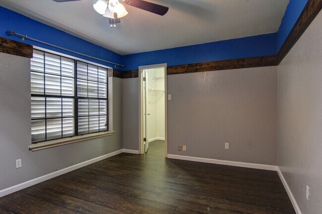 Building Photo - 7125 Laramie Ln