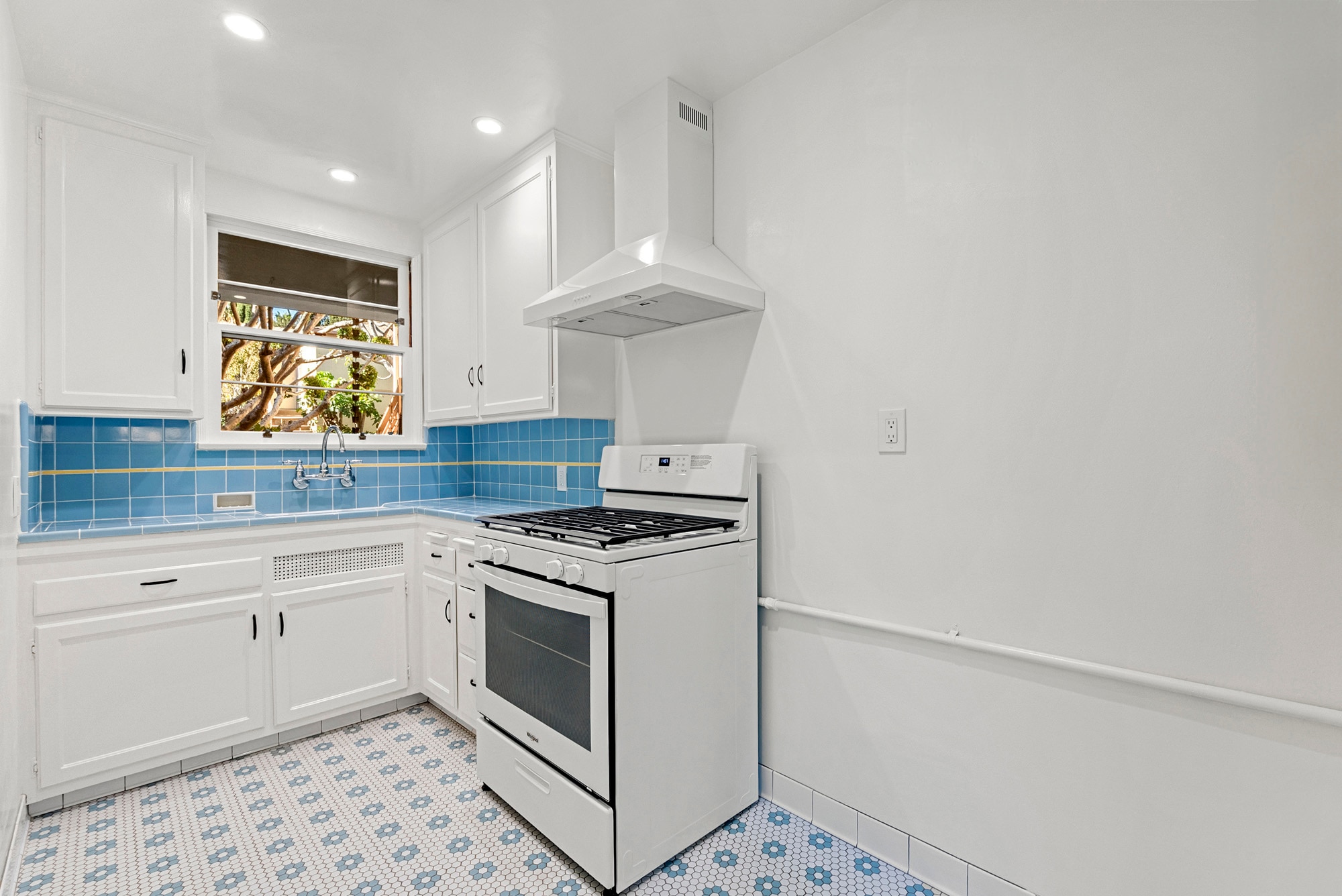 Building Photo - 1527 Laurel St