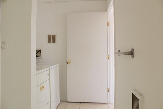 Building Photo - 28 Brown Hollow Ln