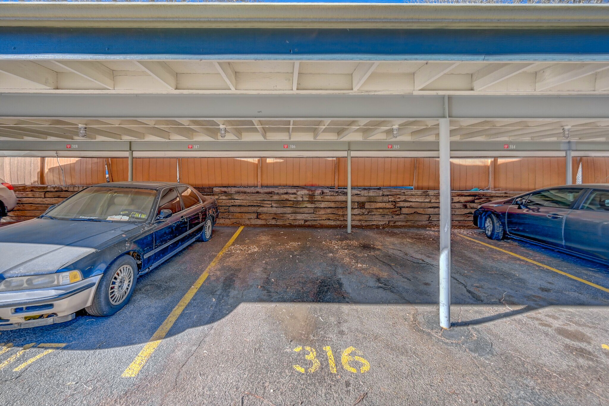 Building Photo - 5770 E Warren Ave