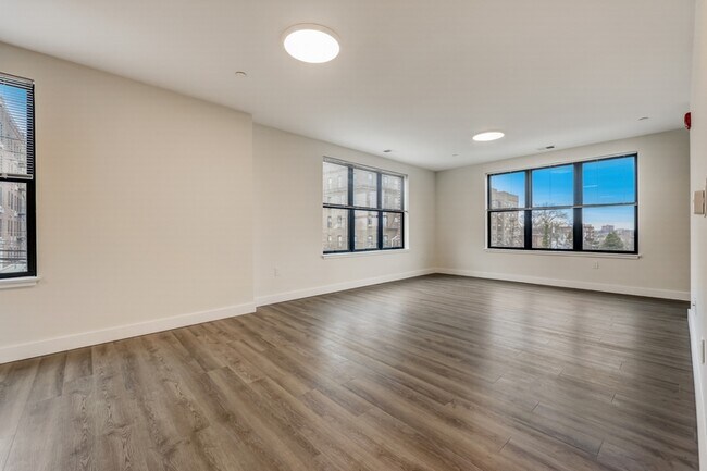 Building Photo - 416 Highland Ave