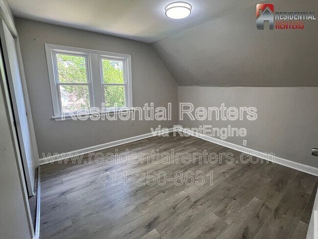 Building Photo - 5426 N 41st St