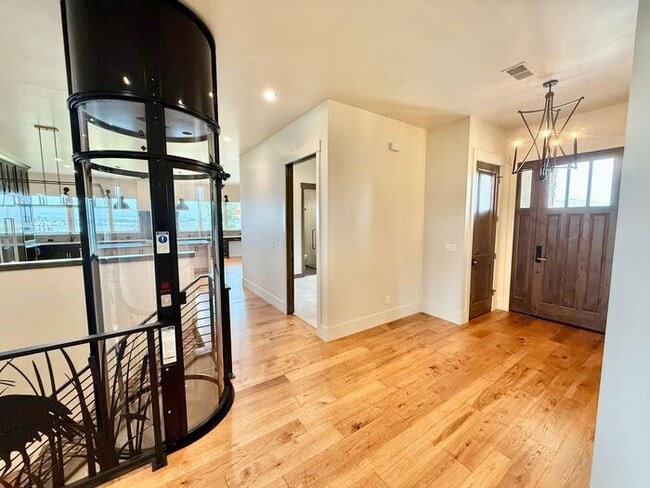 Building Photo - Luxury Golf Retreat in Berthoud with Breat...