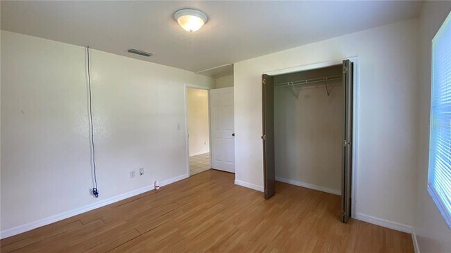 Building Photo - 2717 NE 17th Ave