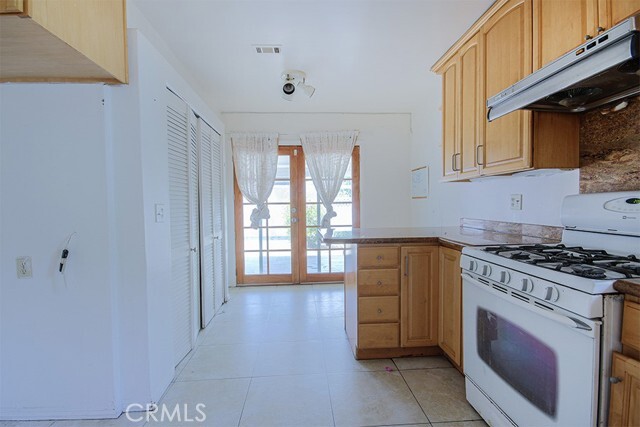 Building Photo - 9381 Nichols Dr