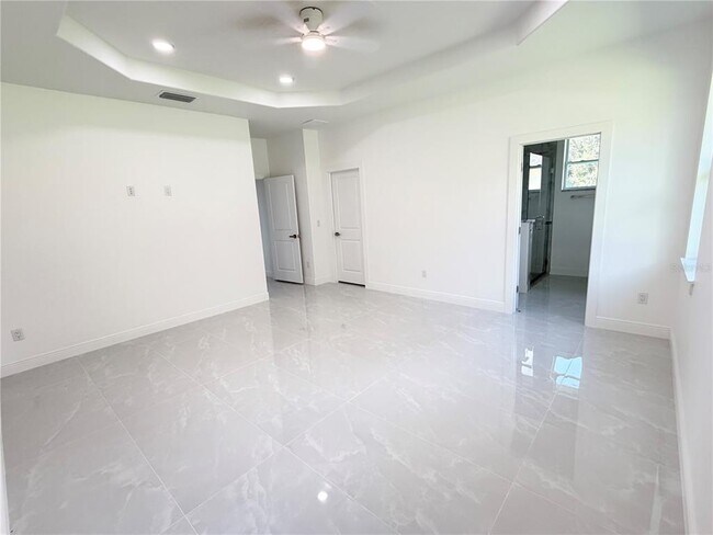 Building Photo - 1029 S 66th St