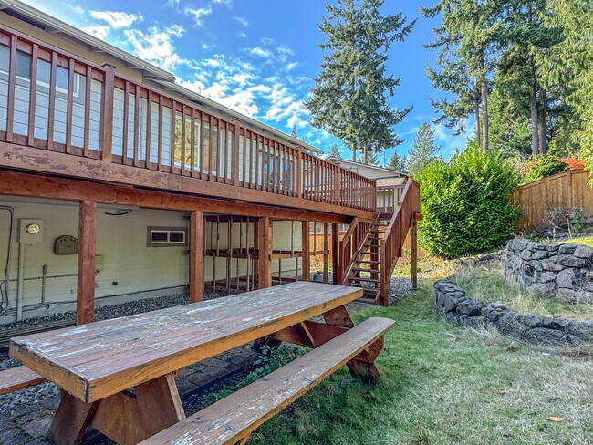 Building Photo - 9300 NE 132nd Pl